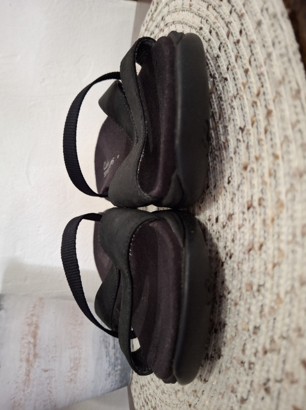 Clarks Springers Women’s Black Slide Sandals Size 6. - Picture 3 of 9